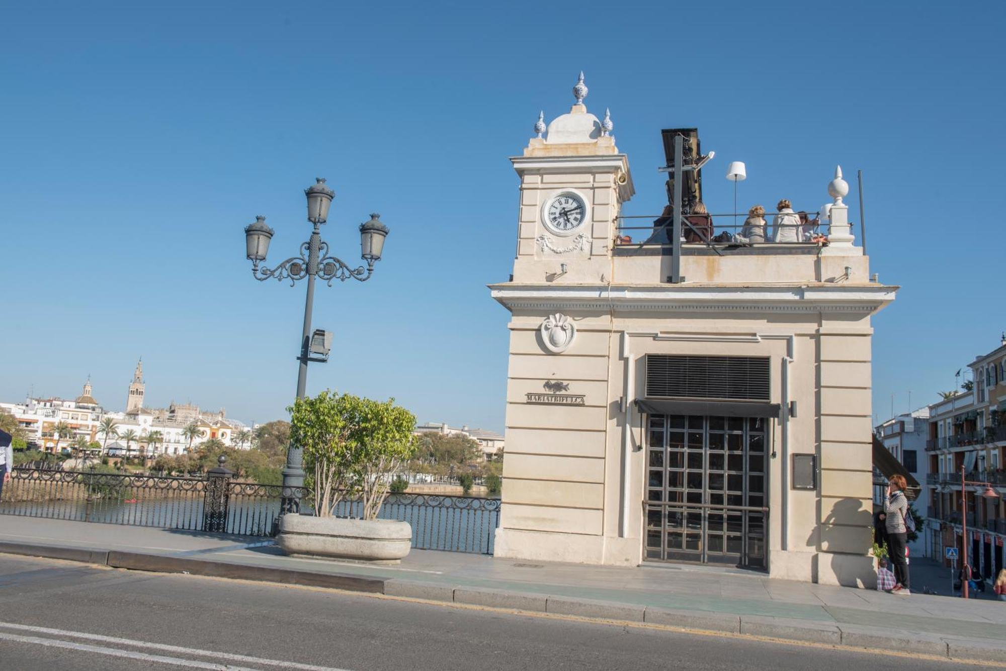 Apartamentos Luxury Puente De Triana Sevilla Eksteriør billede