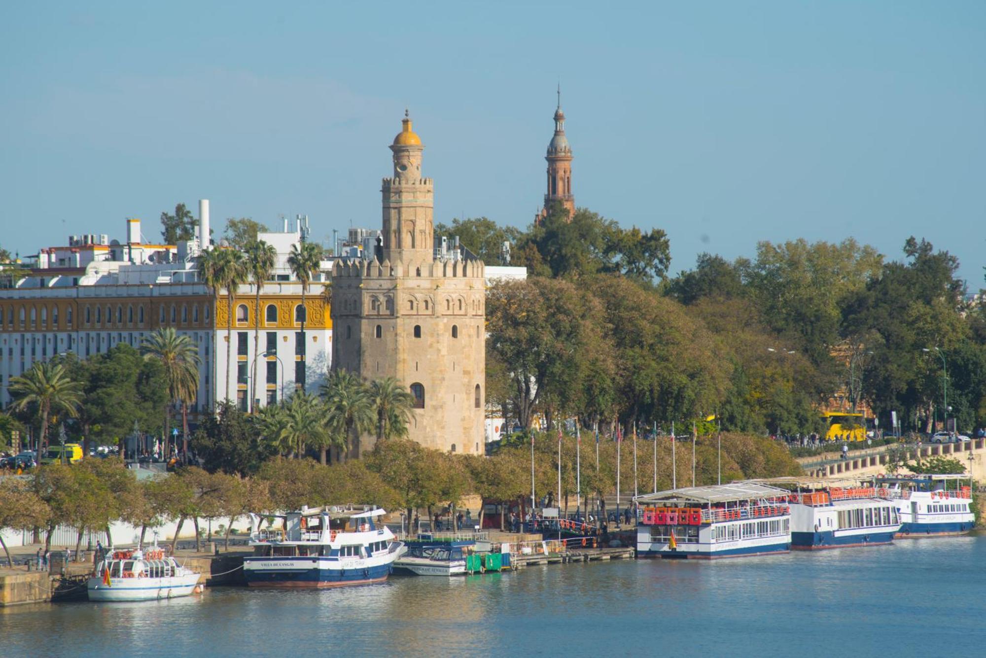 Apartamentos Luxury Puente De Triana Sevilla Eksteriør billede
