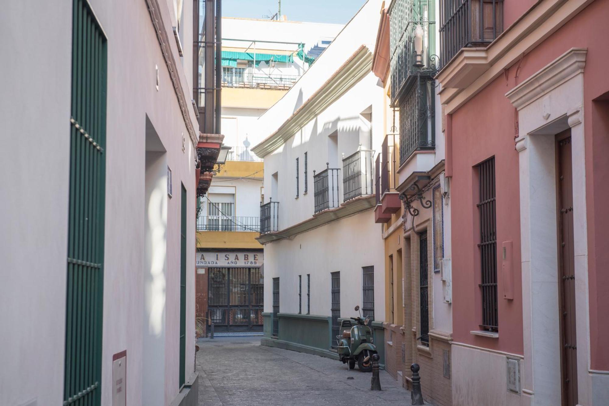 Apartamentos Luxury Puente De Triana Sevilla Eksteriør billede