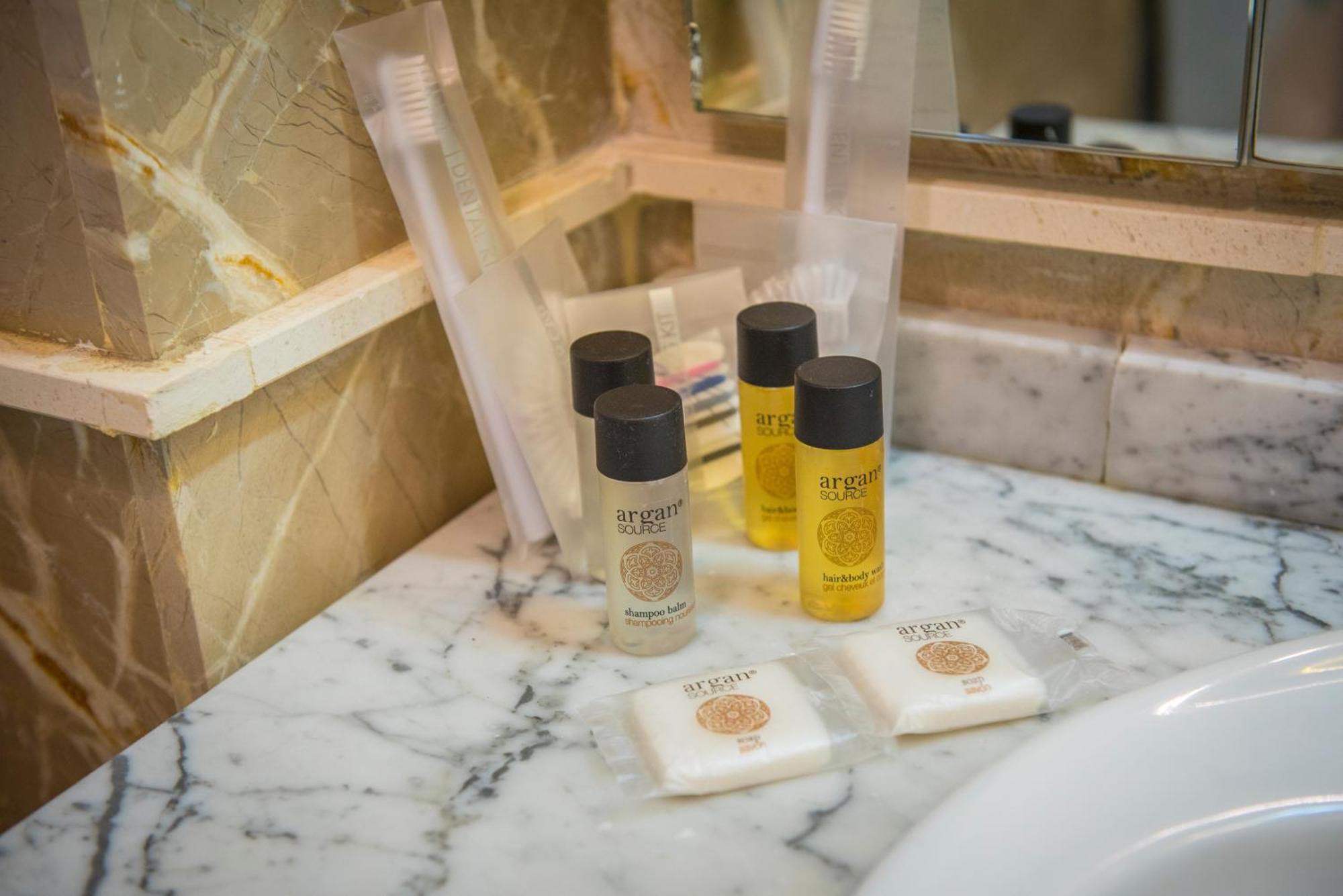 Apartamentos Luxury Puente De Triana Sevilla Eksteriør billede