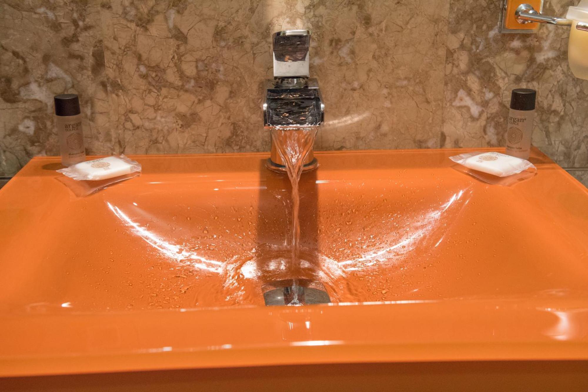 Apartamentos Luxury Puente De Triana Sevilla Eksteriør billede