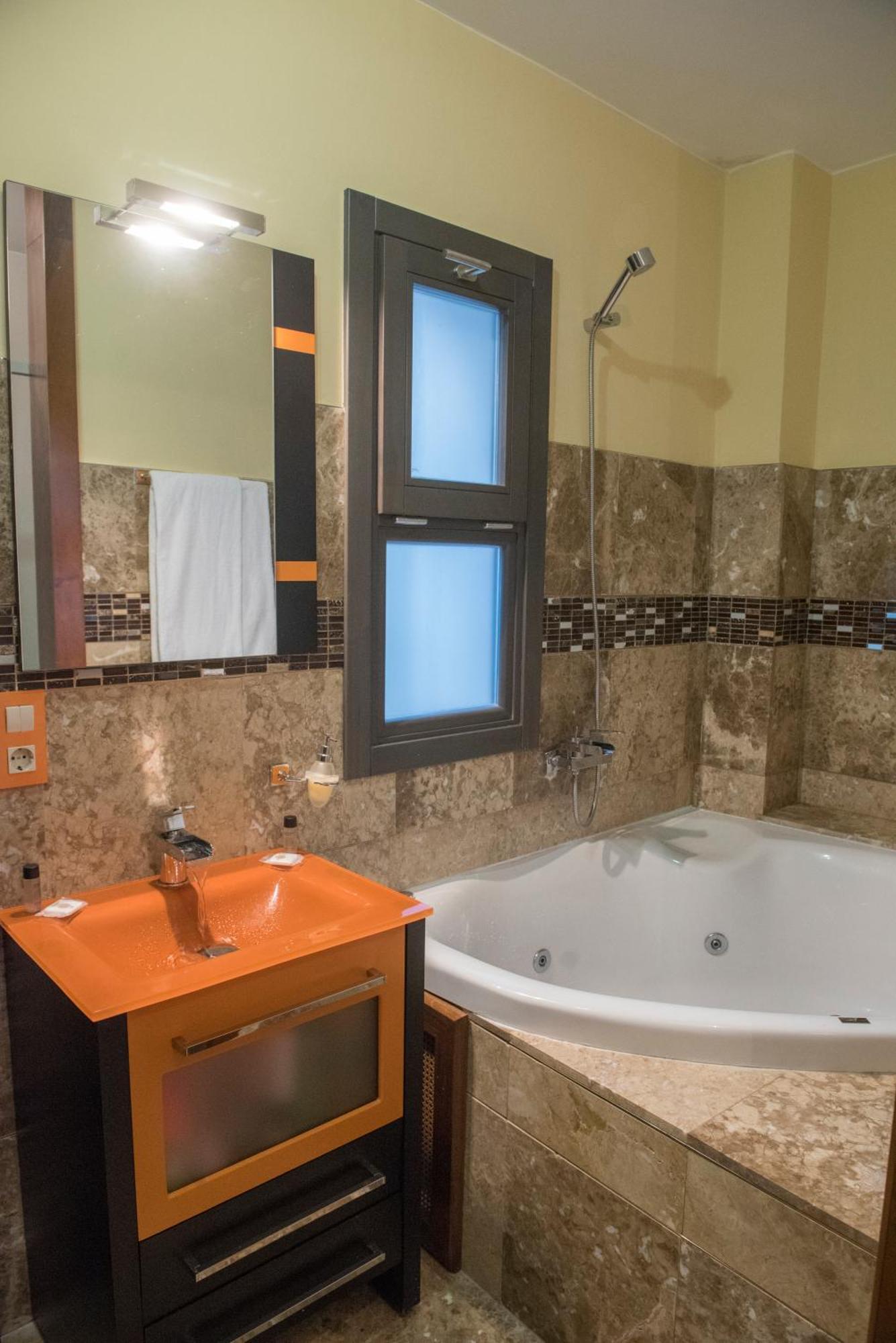 Apartamentos Luxury Puente De Triana Sevilla Eksteriør billede