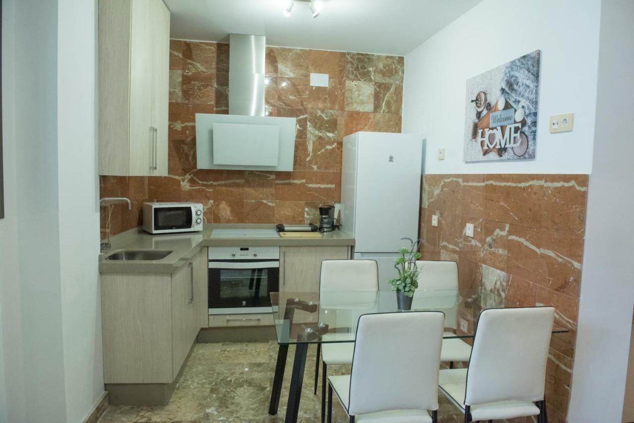Apartamentos Luxury Puente De Triana Sevilla Eksteriør billede