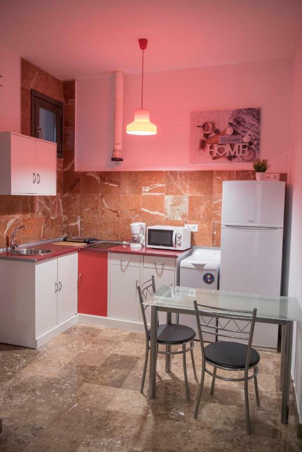 Apartamentos Luxury Puente De Triana Sevilla Eksteriør billede