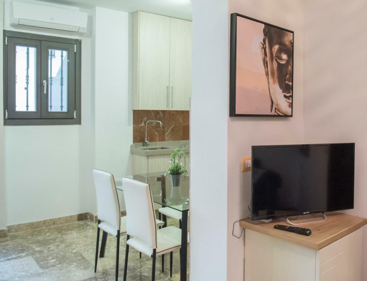 Apartamentos Luxury Puente De Triana Sevilla Eksteriør billede