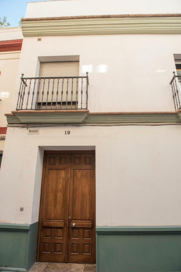 Apartamentos Luxury Puente De Triana Sevilla Eksteriør billede