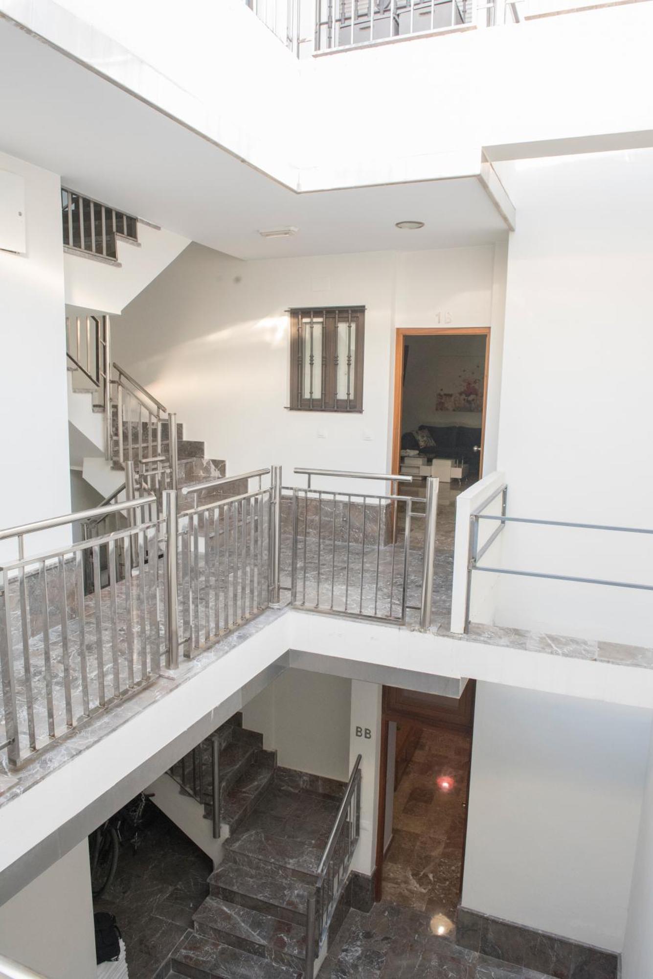 Apartamentos Luxury Puente De Triana Sevilla Eksteriør billede